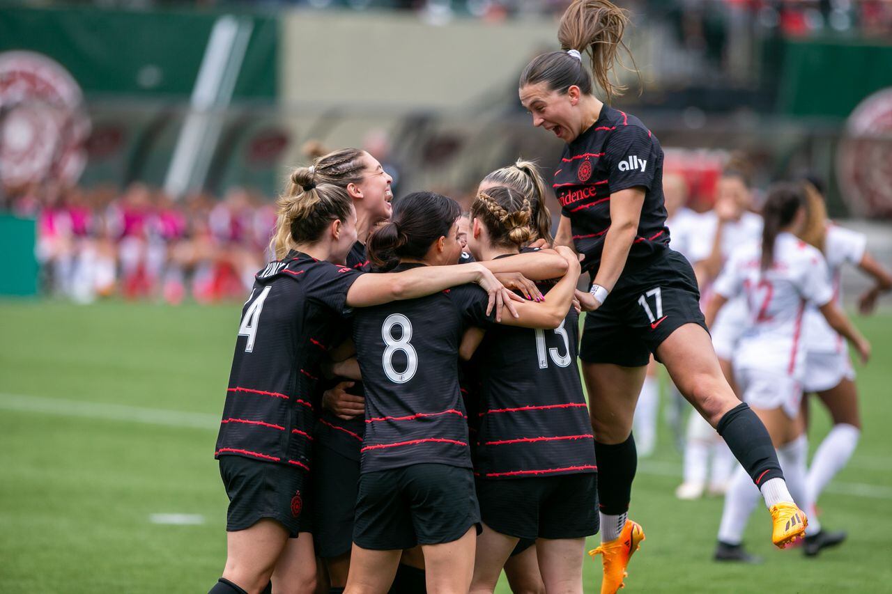 Food Carts in Downtown Portland Before Thorns Games